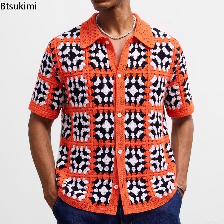 Urban Ethnic Fashion - เสื้อคาร์ดิแกนถักสไตล์เรโทรแนวชาติพันธุ์สำหรับผู้ชาย เสื้อแฟชั่นแนวเมือง ลายฉลุ เสื้อเชิ้ตโครเชต์คุณภาพสูง เสื้อโปโลลายแจ็คการ์ด