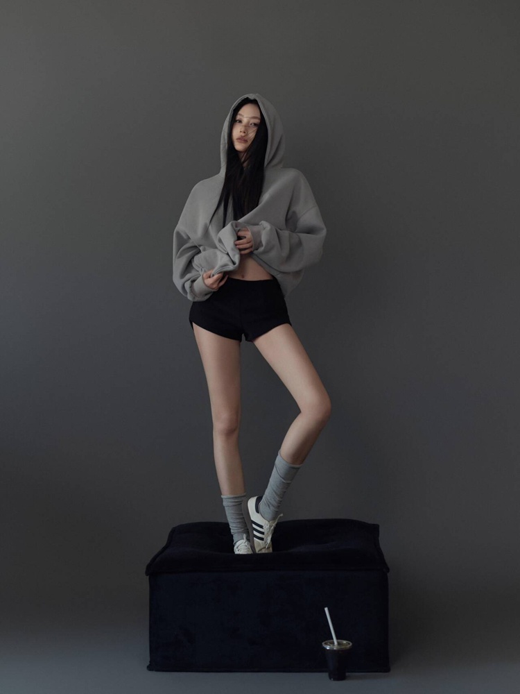 ชุดถ่ายภาพธีมภาพบุคคลโทนสีเทา  - Ethnic Fashion Studio บทวิจารณ์และราคา