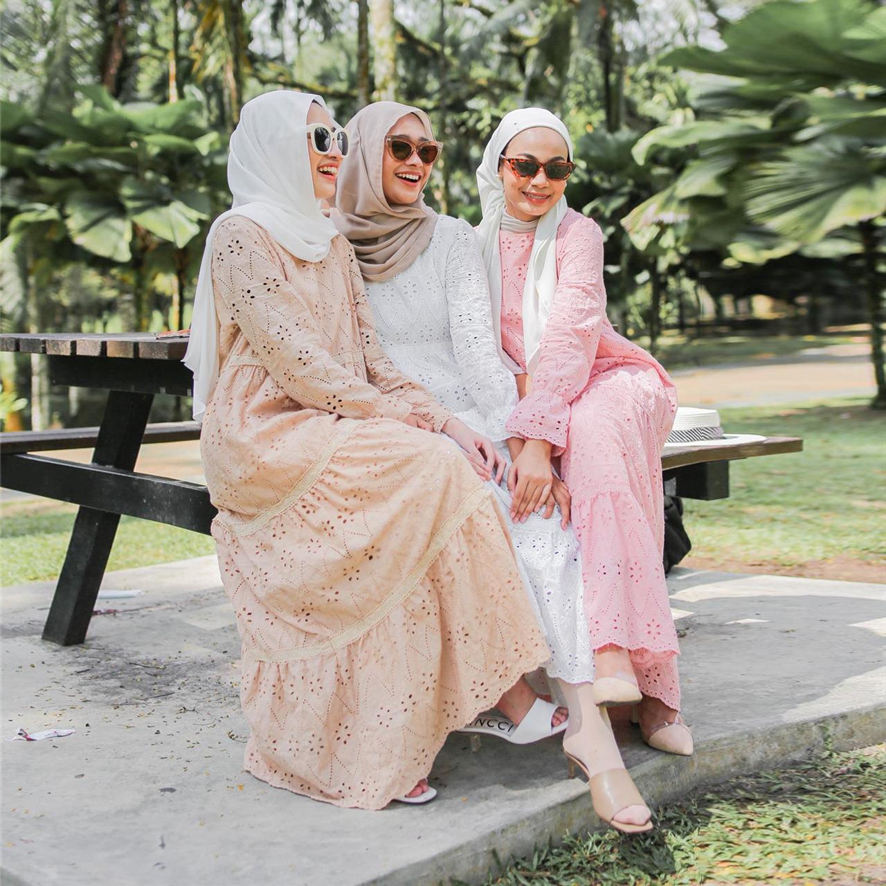ชุดเดรสลูกไม้โปร่งสไตล์อินโดนี - Ethnic Fashion Wear บทวิจารณ์และราคา